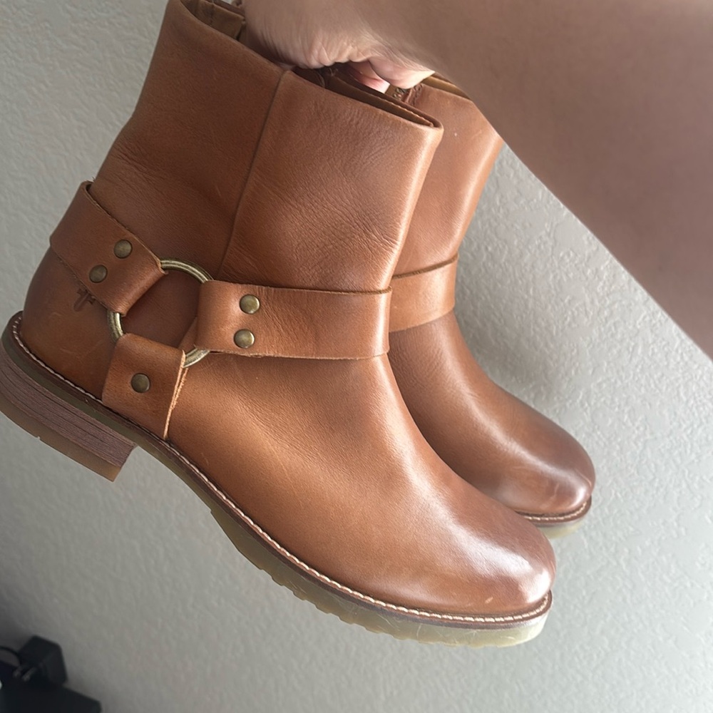 Frye boots size 9.5 Women new